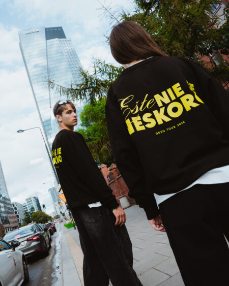 EŠTE NIE JE NESKORO | merch GODZONE TOUR 2026